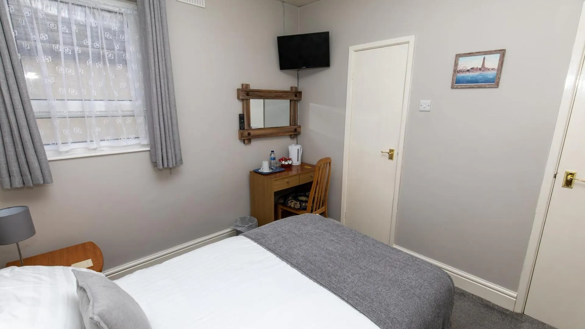 California Guest House Blackpool